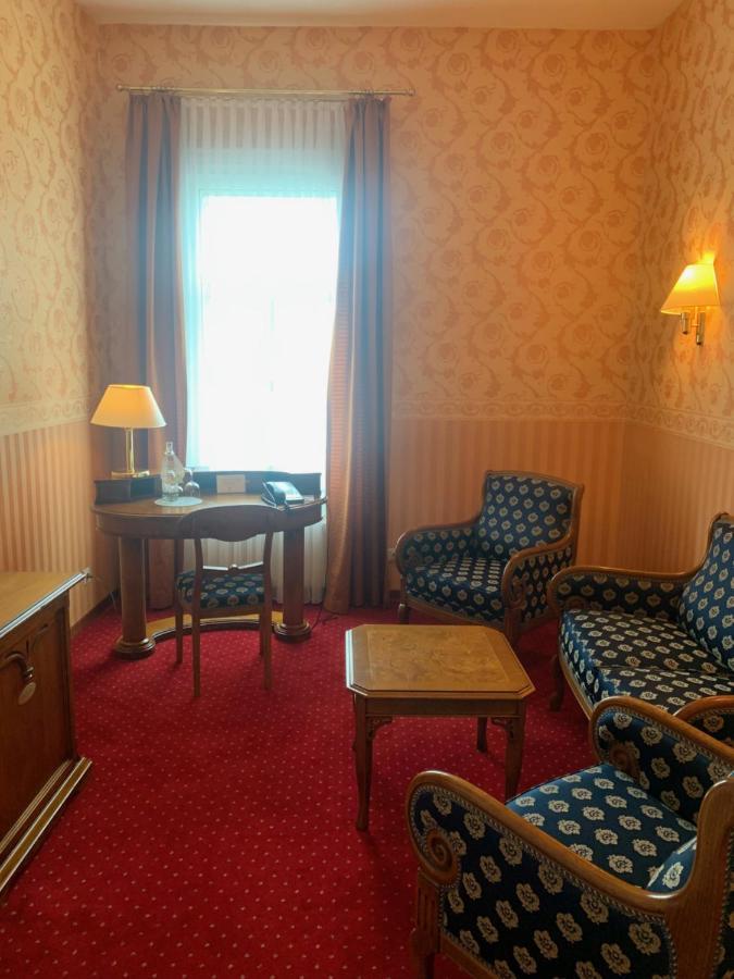 Hotel Saechsischer Hof Meiningen Bagian luar foto
