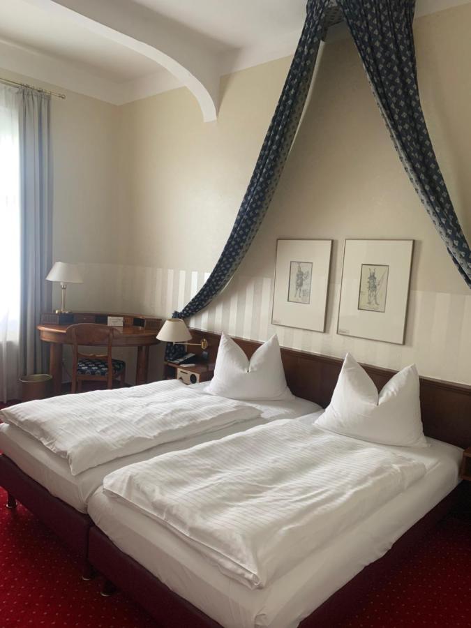 Hotel Saechsischer Hof Meiningen Bagian luar foto