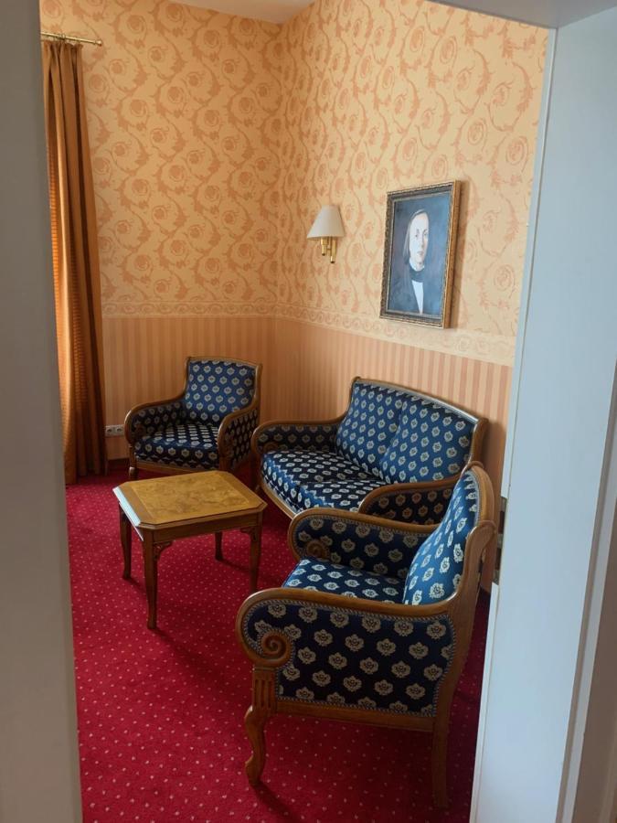 Hotel Saechsischer Hof Meiningen Bagian luar foto