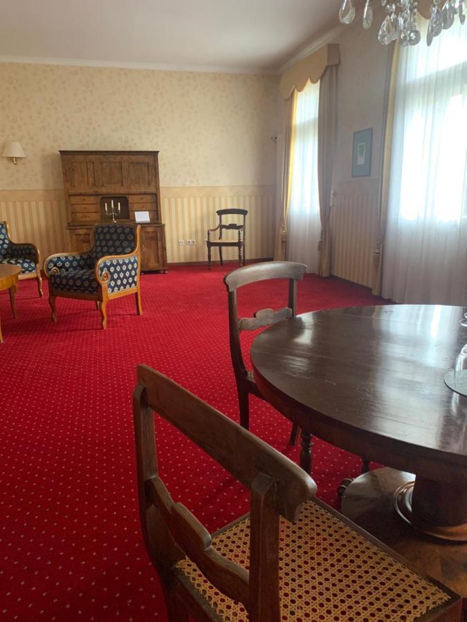 Hotel Saechsischer Hof Meiningen Bagian luar foto